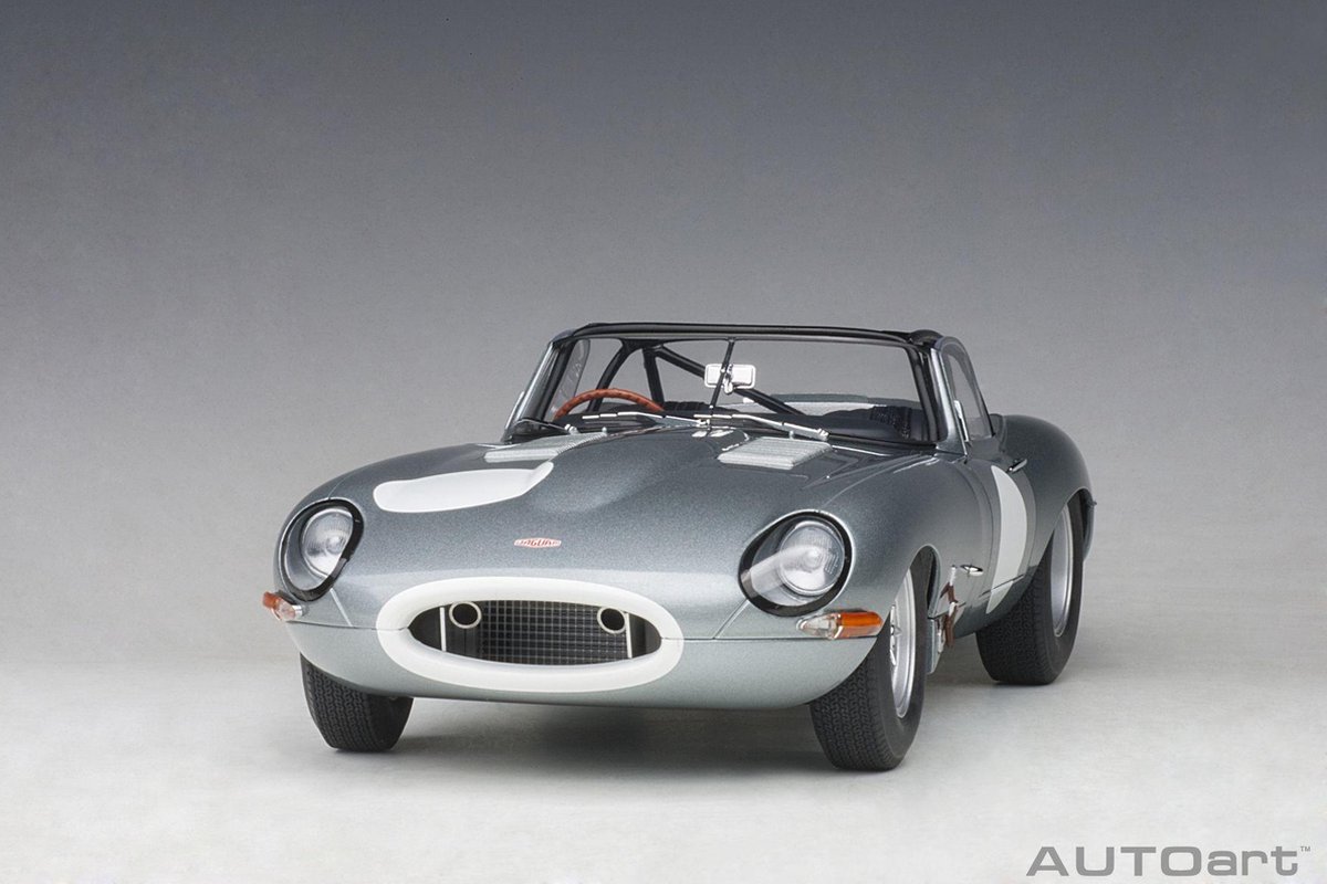 Jaguar Lightweight E-Type - 2015, Silver - AutoArt 1/18