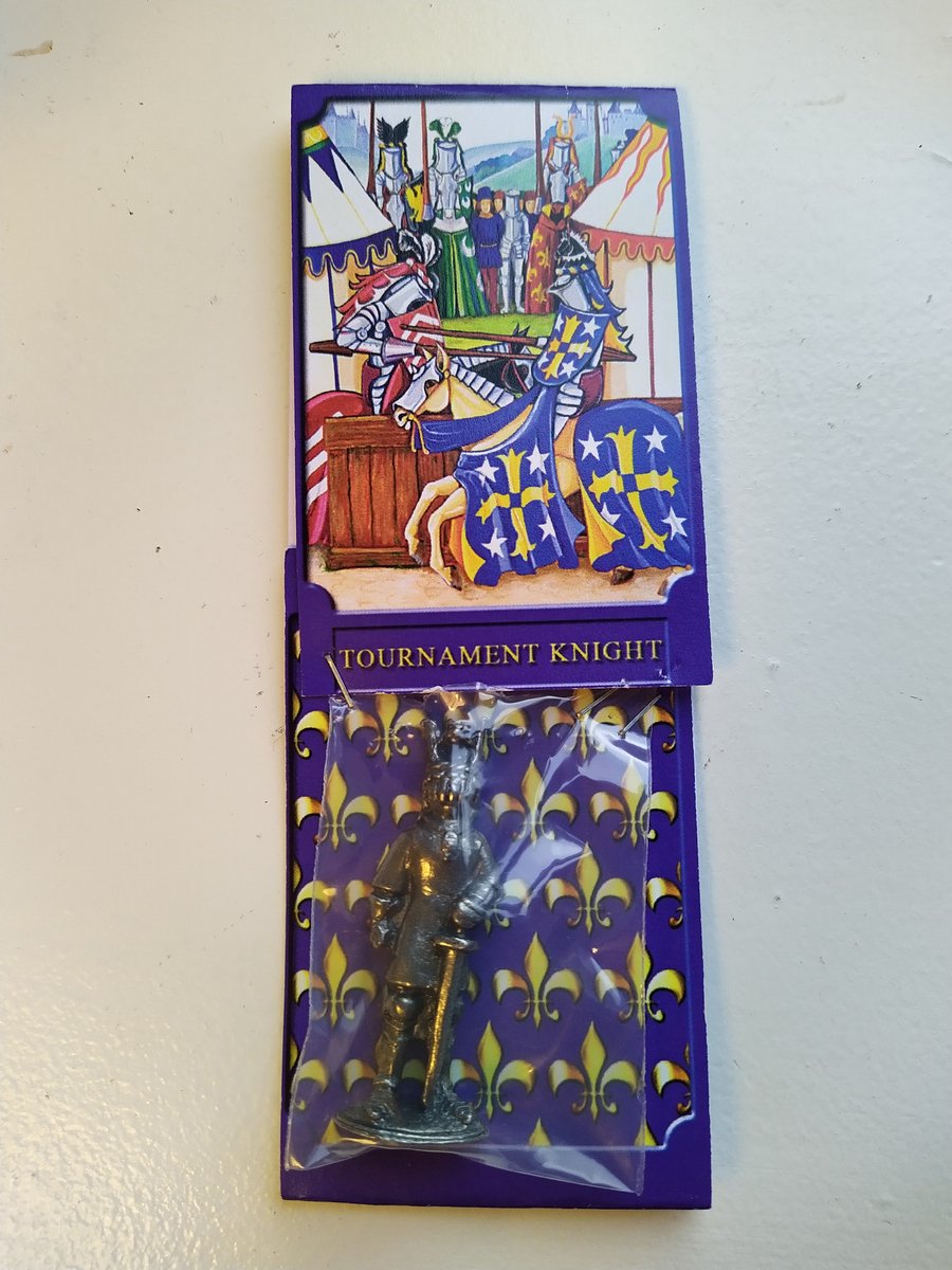 Miniatuurfiguur in tin: Middeleeuwse Ridder met Zwaard