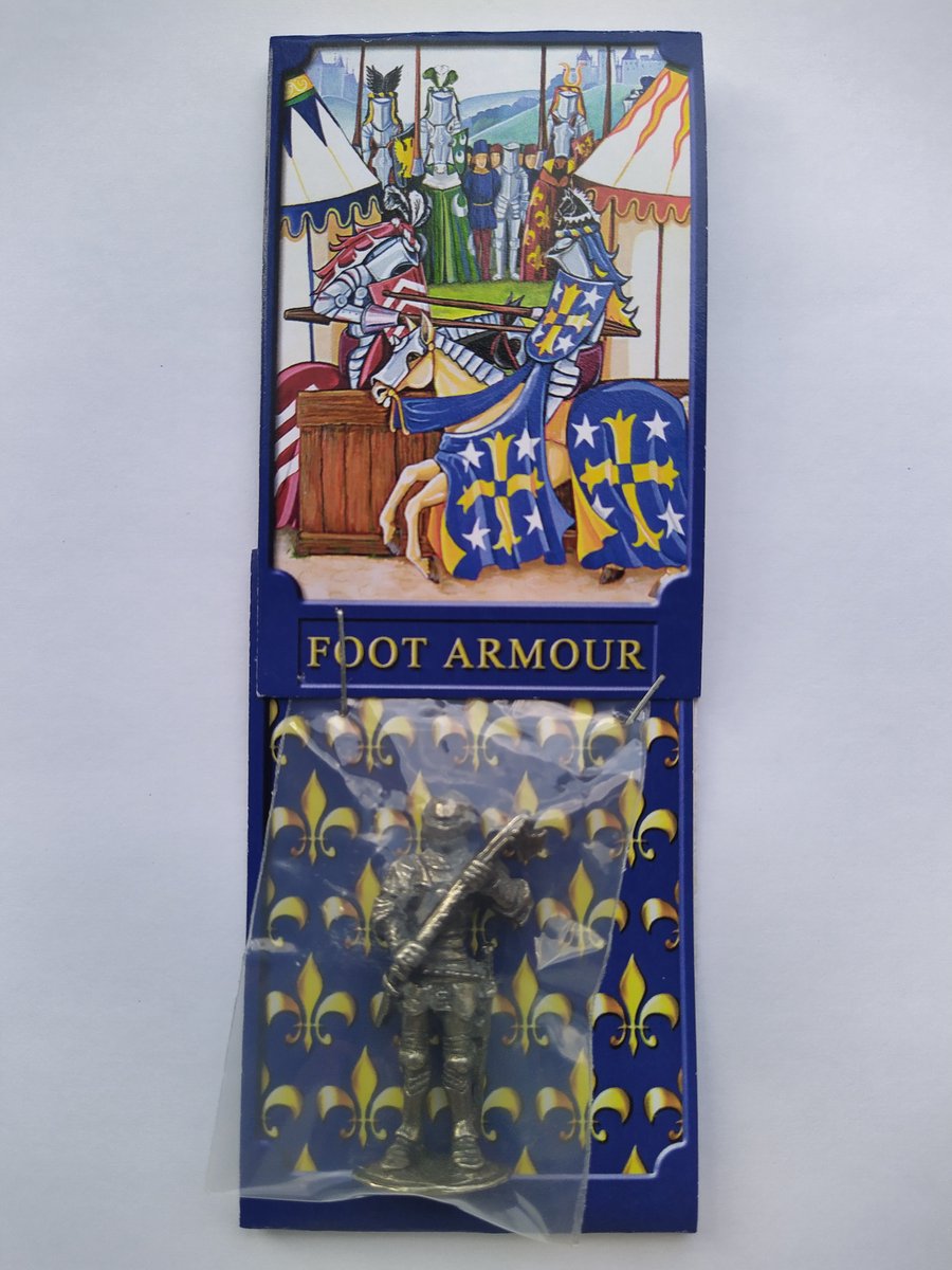 Minituurfiguur in tin: Middeleeuwse Ridder met Bijl