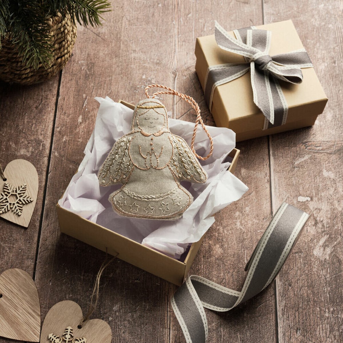 Anchor Borduurpakket kersthanger engel