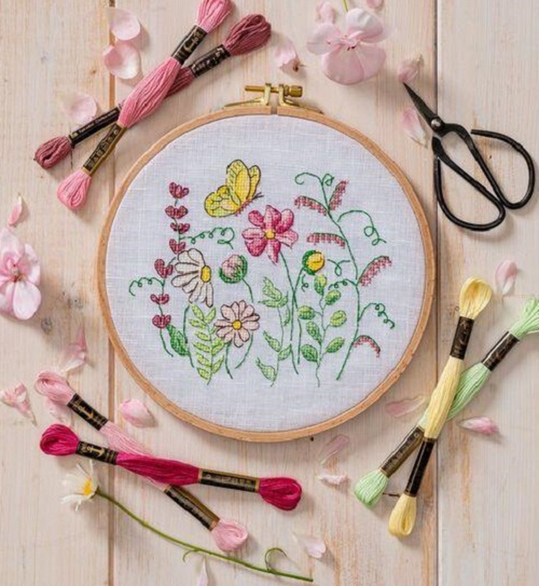 Borduurpakket Wild Flowers met telpatroon Anchor DCX013