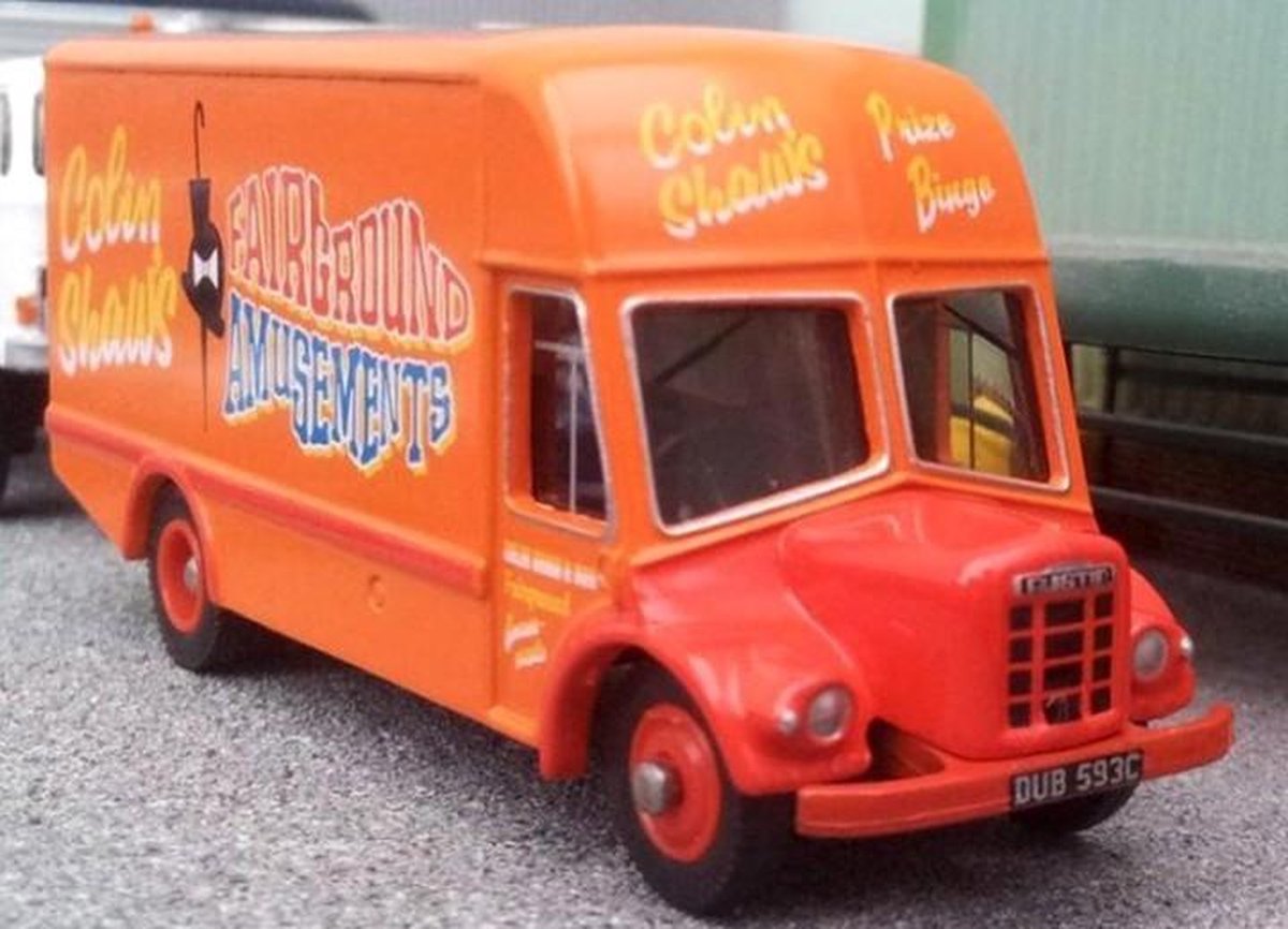 Austin NOBBY VAN - COLIN SHAW 1:76.