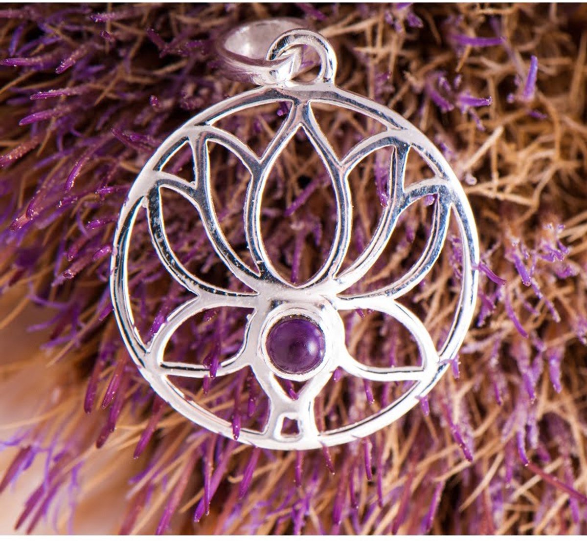 Hanger lotus met amethist