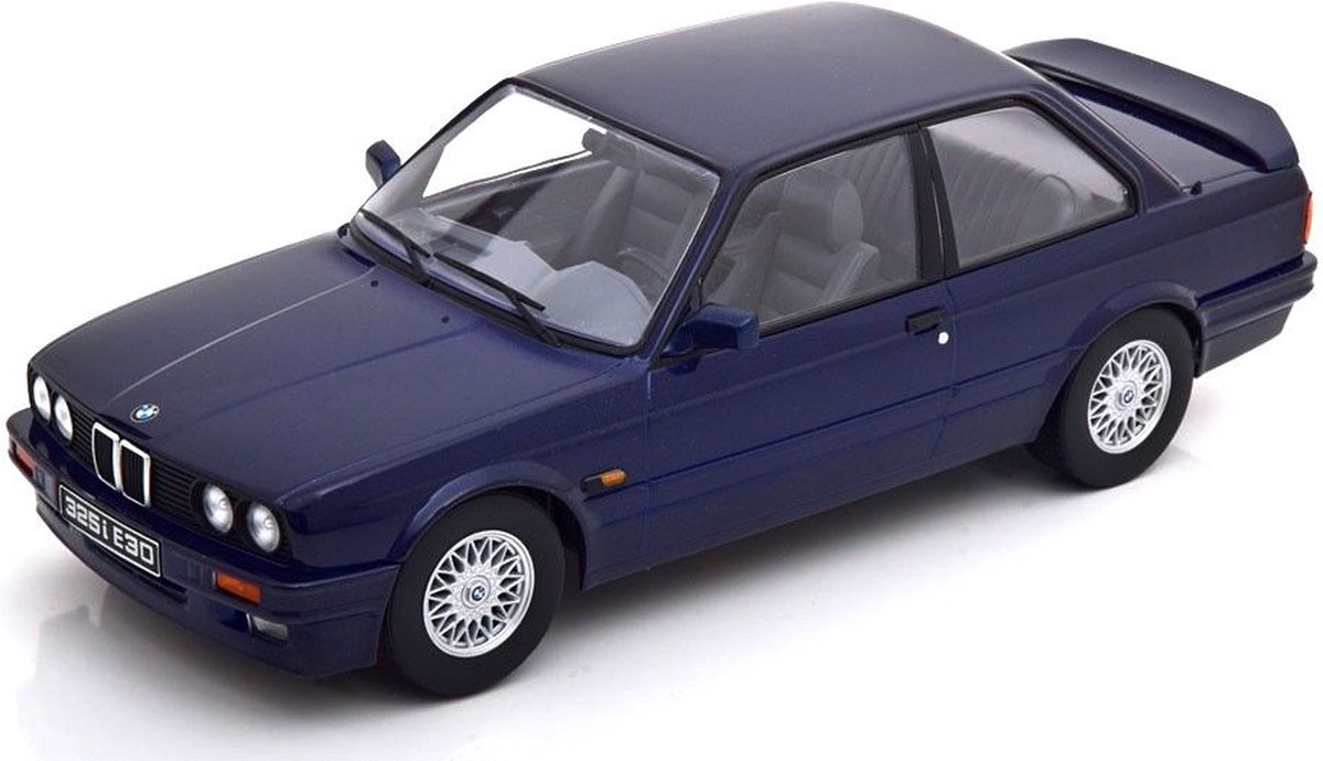 BMW 325i M-Paket 2 1988 - 1:18 - KK Scale