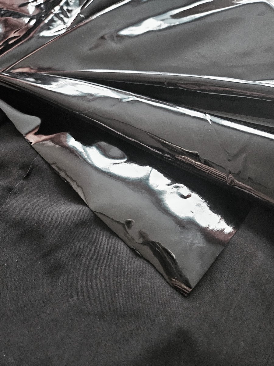 BNDGx® - Datex stof - Zwart - 50cm X 145cm - Latex bovenkant - Polyester onderkantStof per meter Shiny glans wetlook