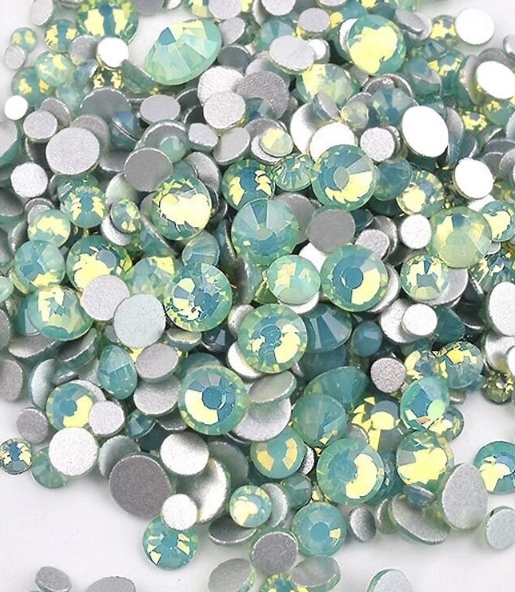 BamBella® Plak strass Steentjes - 1 zakje mix - 3mm tot 6mm - Licht groen Lime doorzichtig strass stenen glitters nail art kleding versieren