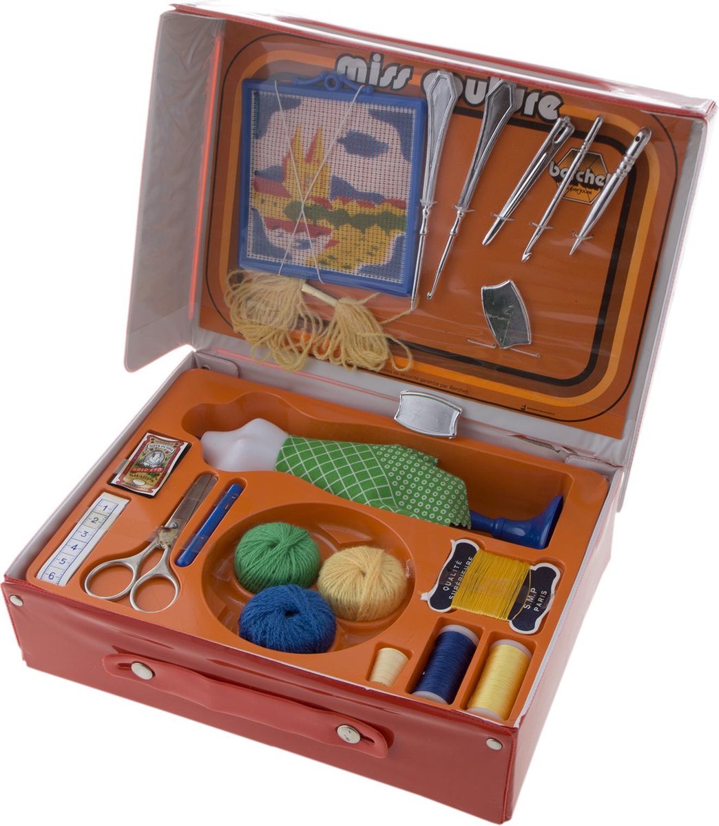 Naaisterset voor kids in koffertje