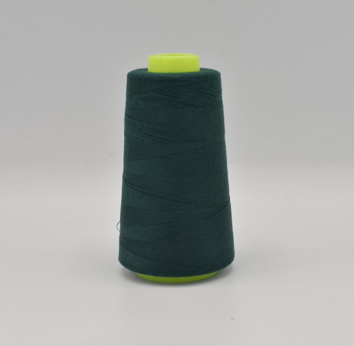 Overlock Garen per 4 stuks -  3000 Yards (2742 meter) per stuk - In 36 kleuren leverbaar - Bottle