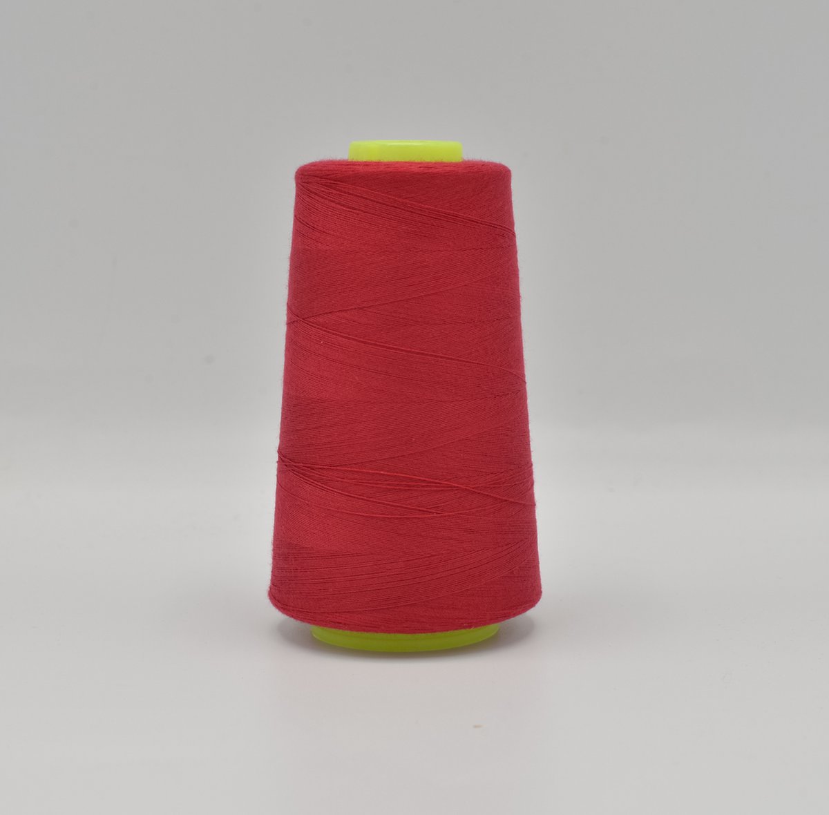 Overlock Garen per 4 stuks - 3000 Yards (2742 meter) per stuk - In 36 kleuren leverbaar - Donker rood