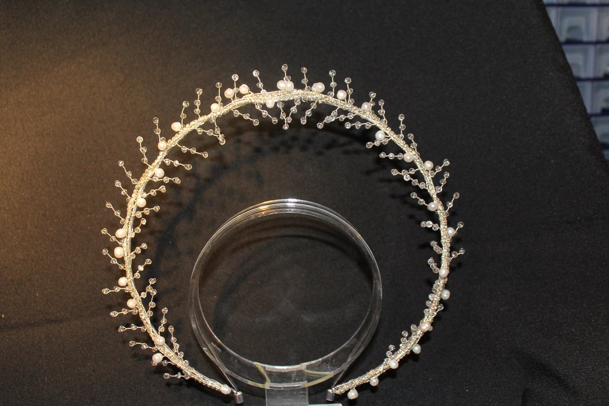 Zilver halo met echte parels en steentjes