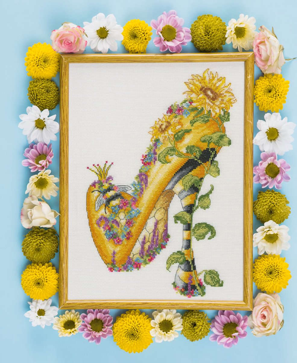 Bothy Threads Sally King Bee My Sunshine borduren (pakket) XSK16