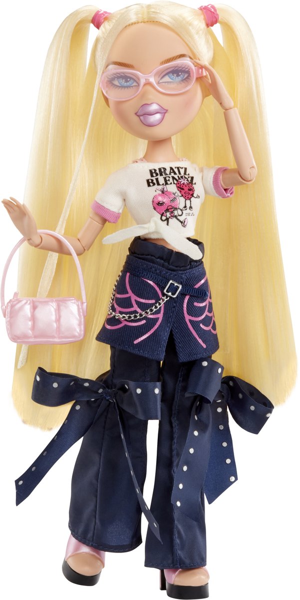 Bratz Stylin-modepop Cloe met aanpasbaar T-shirt voor jou en accessoires