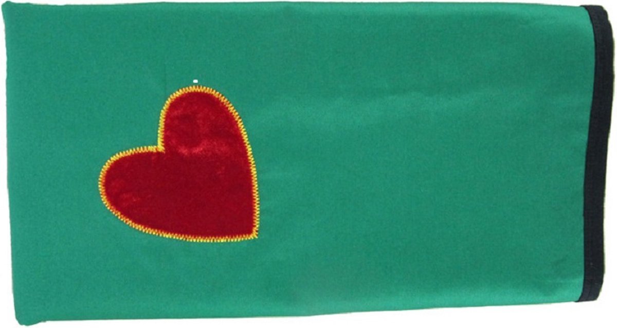 Bridgekleed 150 x 150 cm kaartgroen met zwarte bies afgewerkt. In elke hoek staat een kaartsymbool. Schoppen Harten Ruiten Klaveren Om gezellig samen thuis te bridgen en uw tafel te beschermen. Leuk om cadeau te geven of te krijgen.