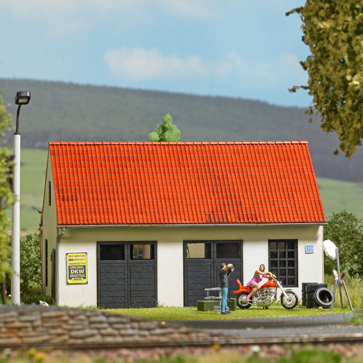 Busch - 1/87 KLEINE WERKSTATT H0 (4/24) * - modelbouwsets, hobbybouwspeelgoed voor kinderen, modelverf en accessoires