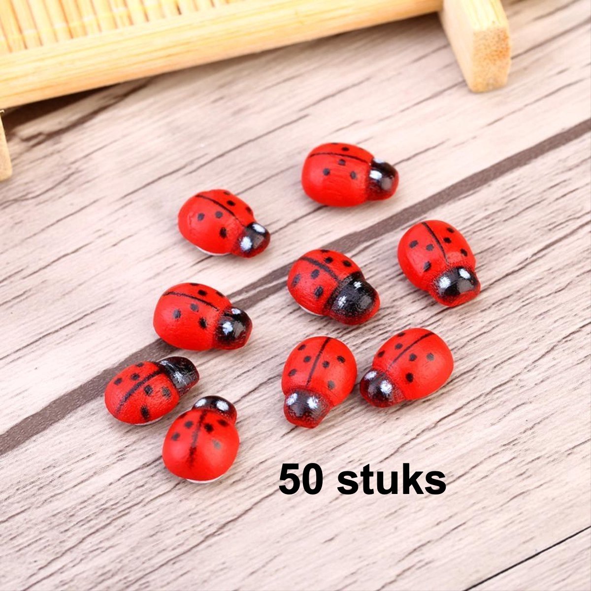 CHPN - Lieveheersbeestjes - Mini Lieveheersbeestjes - Zelfklevend - 1cm - Hout - 50 stuks - Decoratie - Uitdeelcadeautje