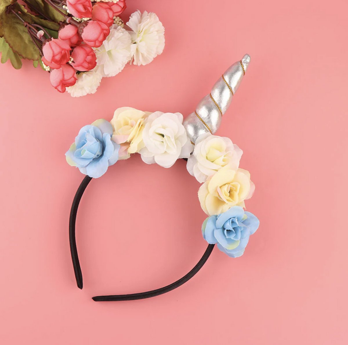CHPN - Unicorn diadeem - Eenhoorn haarband - Diadeem met bloemen en hoorn - Zilveren hoorn - Kinderfeestje - Cadeautje - Zilver - Diadeem met bloemen