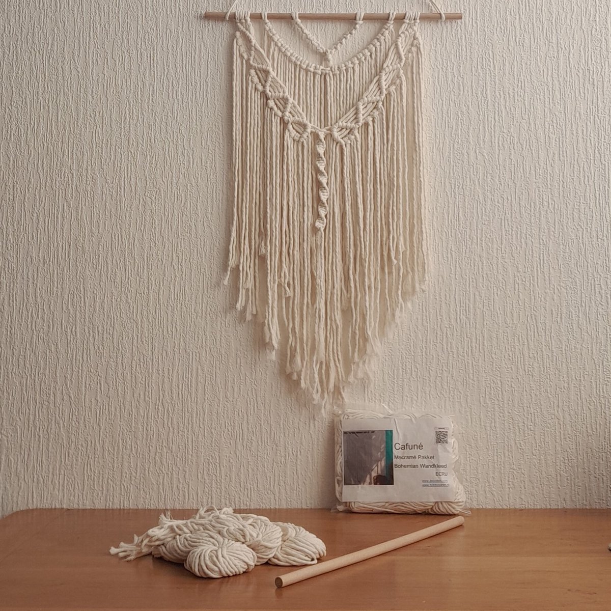 Cafuné Macramé Pakket – DIY Boho Wandkleed Ecru 50×75 cm – Compleet Knutselpakket Volwassenen – Cadeau Idee – Wanddecoratie Katoen