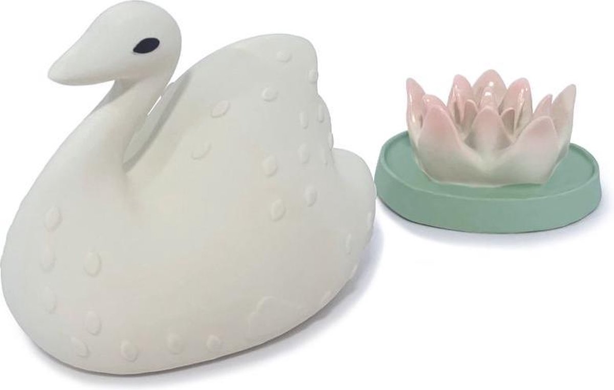 Bad speeltje zwaan met waterlelie