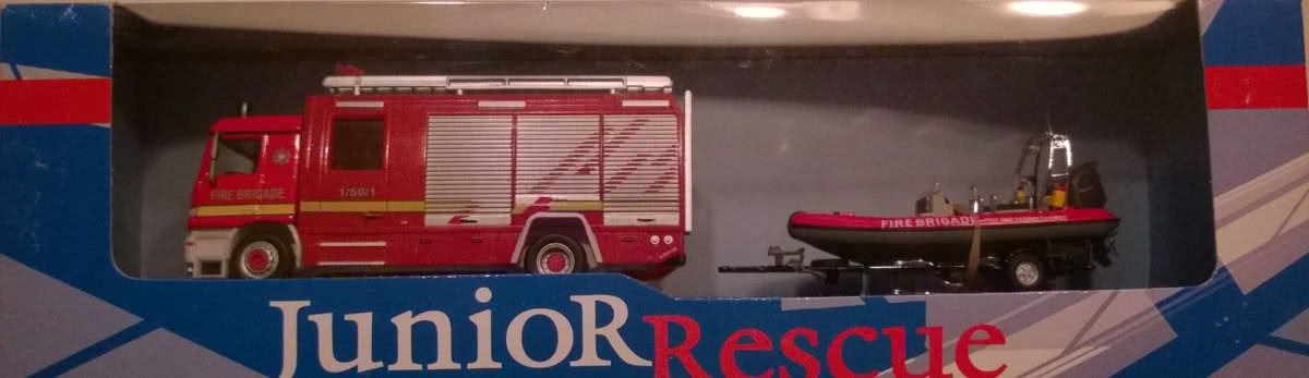 Mercedes Actros brandweer met boot