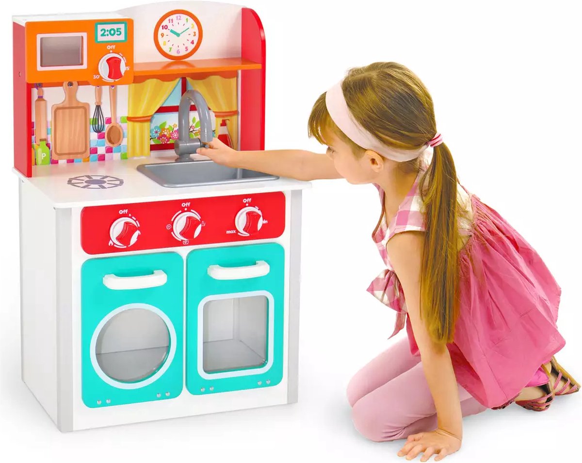   Houten  Keuken  met toebehoren