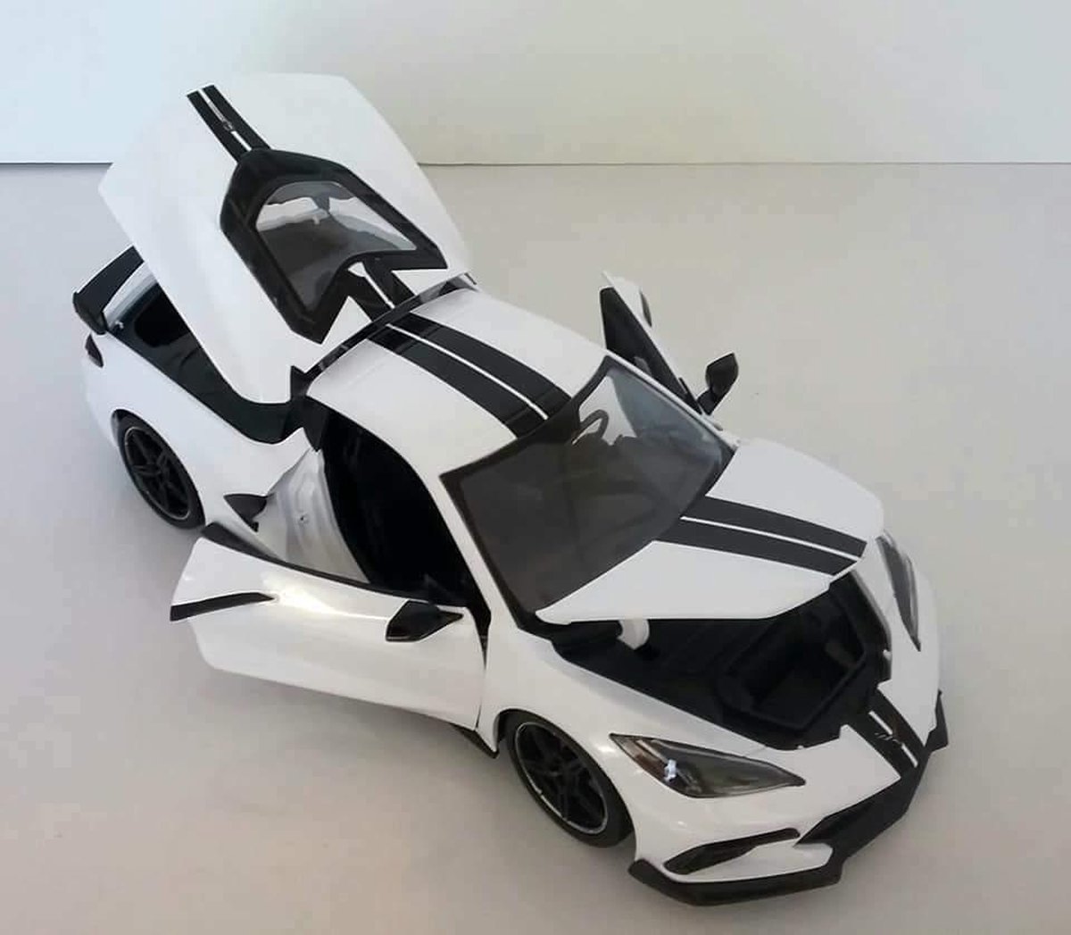 Chevrolet Corvette Stingray Coupe 2020 White/Black