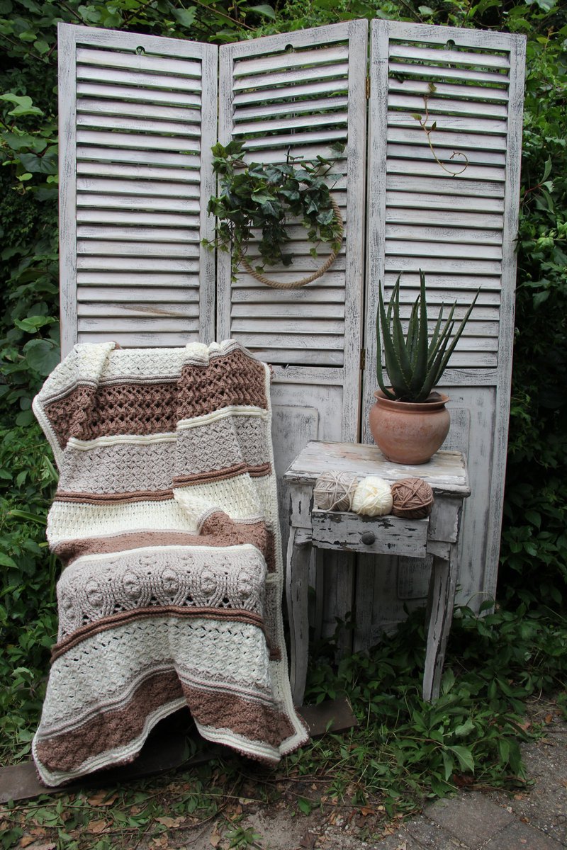 HAAKPAKKET CORNEELTJES STEKENDEKEN-PLAID