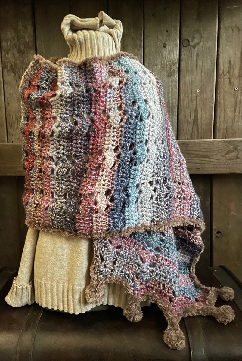 GEHAAKTE SJAAL - HANDMADE - KANT&KLAAR - MULTICOLOR - 180 X 46 CM.