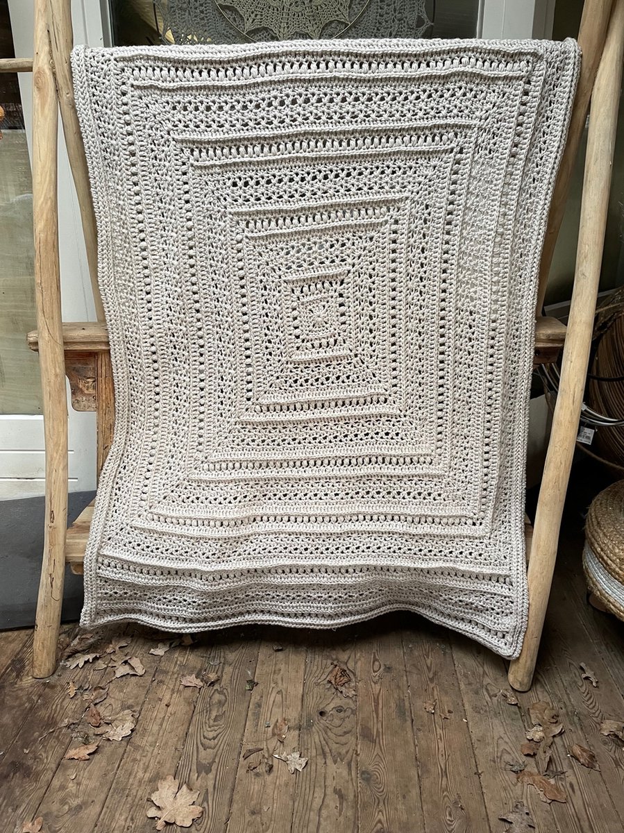 HAAKPAKKET PLAID BUDGET-RELIEFPATROON-KIEZEL-110 X110 OF 110 X 140.