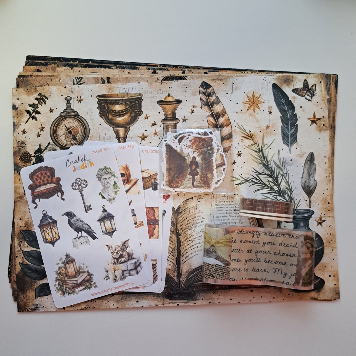 Dark academia journal set - stickers - papier - thema fantasy boeken - bullet journal stickers- washi tape - transparante stickers - scrapbook - knutsel bundel - hobbypakket - volwassenen en kinderen