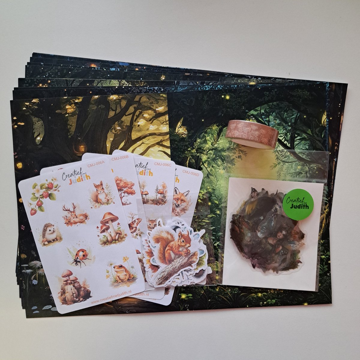 Enchanted forest journal set - stickers - papier - thema magic dieren fantasy bos - bullet journal stickers- washi tape - transparante stickers - scrapbook - knutsel bundel - hobbypakket - volwassenen en kinderen