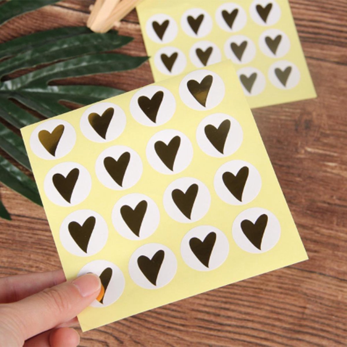 DW4Trading® Stickervel wit met goud hartje 2,5 cm 160 stuks