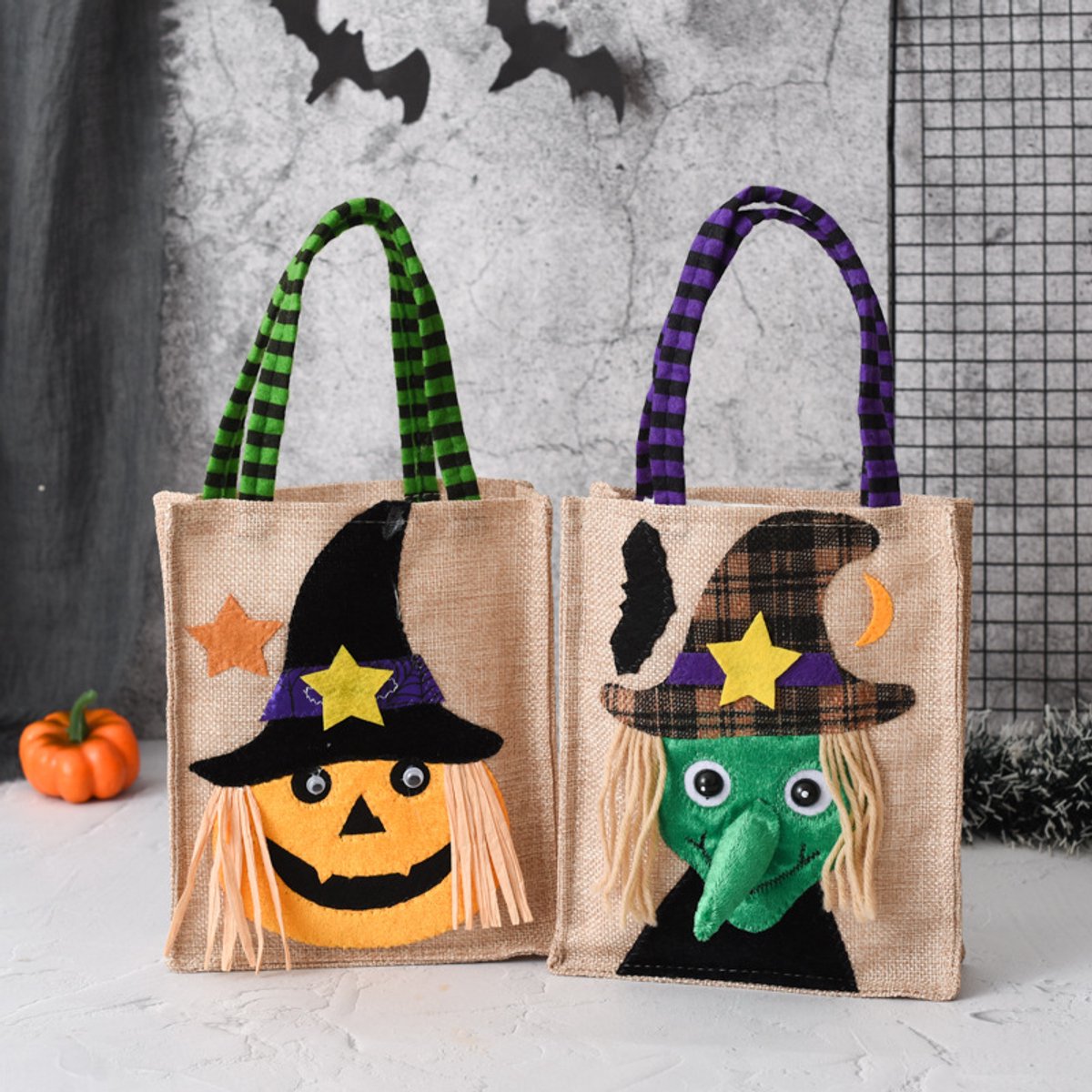 Daity 2-Pack - Halloween-tassen, voor trick-or-treaten, non-woven Halloween-snoepzakken met handvatten, herbruikbare Halloween-snoepzakken, Halloween-feestbenodigdheden