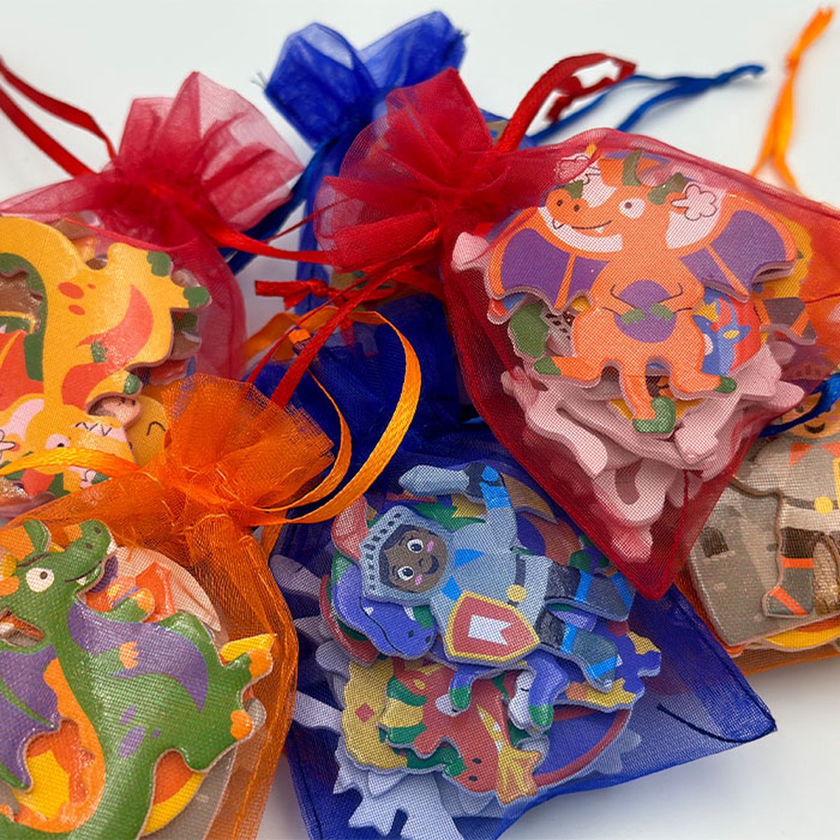 12 Stickertraktaties - Draken en Ridders Uitdeelzakjes - Foamstickers - Trakteren - Kinderen Peuters en Kleuters - Uitdelen