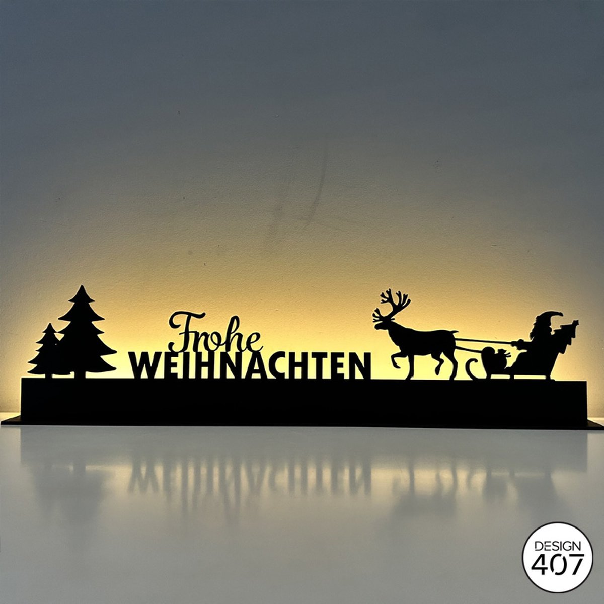 Design407 - Skyline Frohe Weihnachten - 60 x 14,7 cm - Led Verlichting - Kerstmis - Kerst - Duitsland - Duits - Kerst Decoratie - Kerst Versiering - Kerstman - Arrenslee - Kerstboom - Houten Decoratie - Feestdecoratie - Hout - USB aansluiting