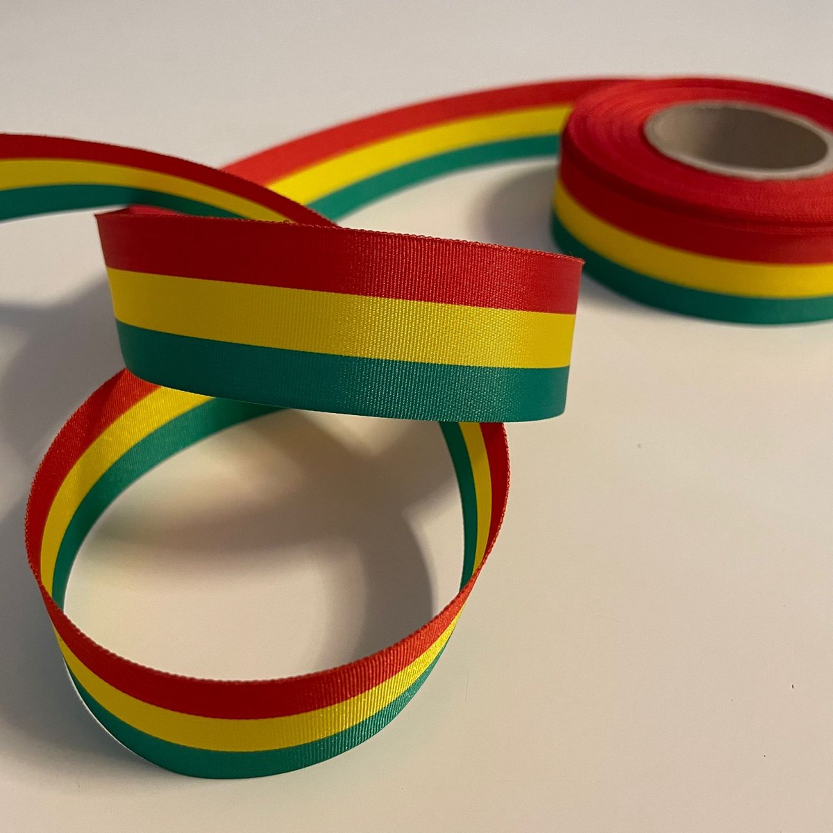 Lint Rood Geel Groen 25 mm - 25 m - Carnaval - Medaillelint - Vastelaovend - Carnaval Decoratie - Carnaval Versiering - Carnaval Accessoires