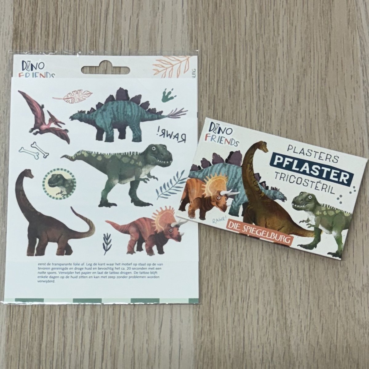 Dino pleisters en Dino tattoos set