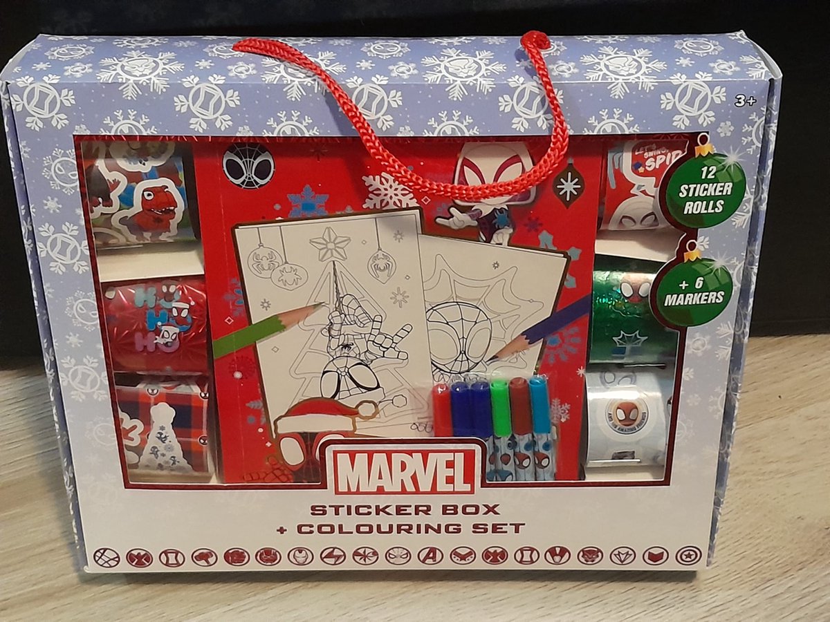   Marvel kerst kleurboek met leuke stickers voor kinderen
