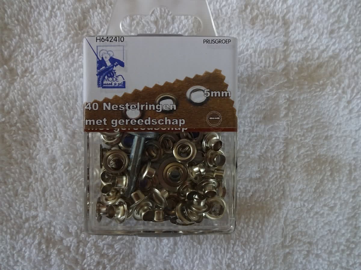 Nestelringen 5 mm. met gereedschap 40 stuks