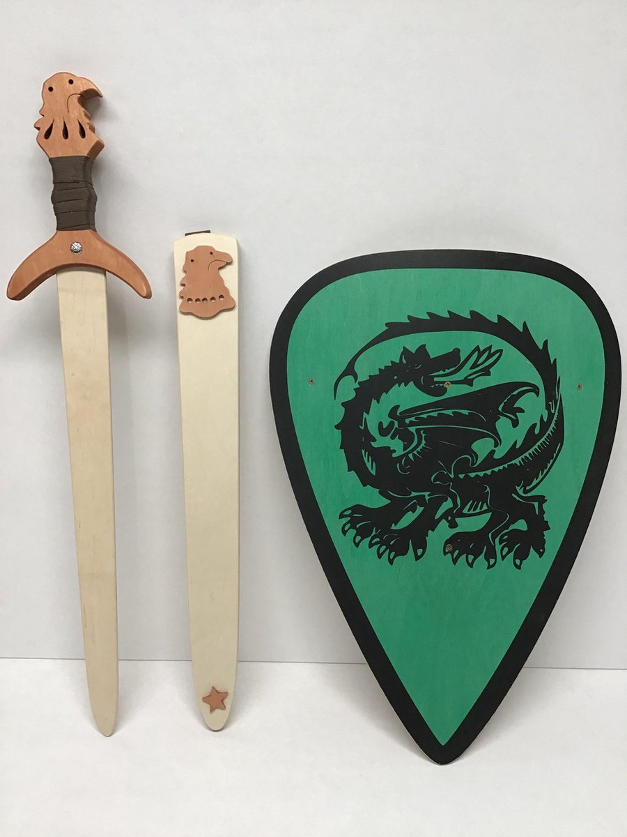 houtenzwaard met schede adelaar en ridderschild groen met draak kinderzwaard houten ridder zwaard schild