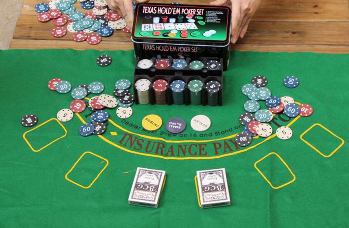 Texas Hold Em Poker / Blackjack Set 200 Chips, Speelkleed, Kaarten