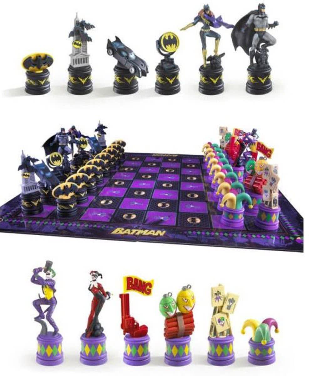 FANS Batman Chess Set (Batman Vs Joker)
