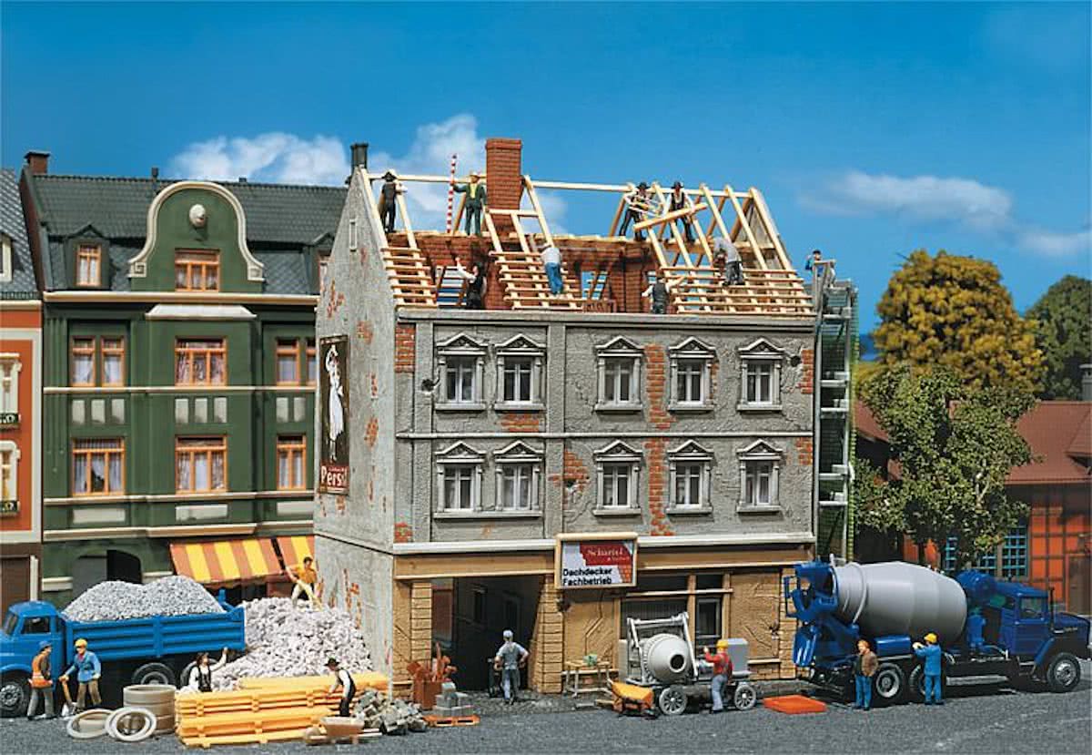   - Gerenoveerd Stadhuis uit de  Collectie