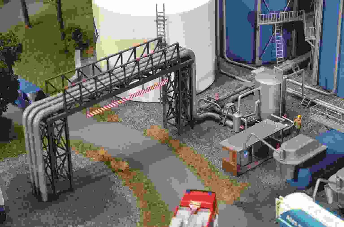   -Pijpleidingen en afvulinstallatie (130487)