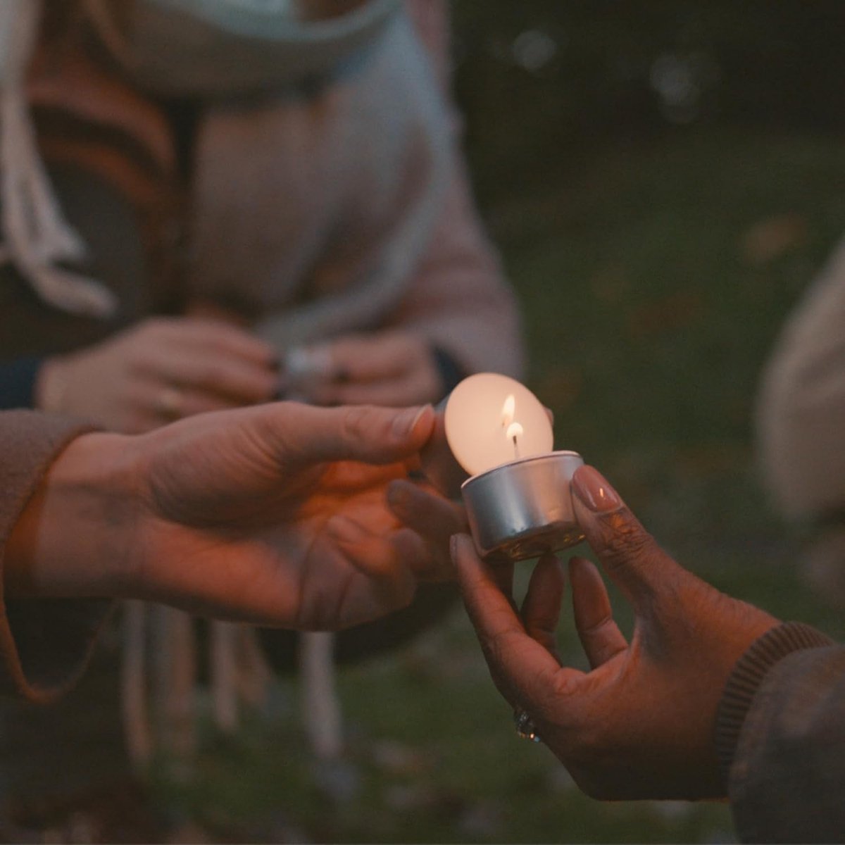 Famanu – Theelichten set van 200 stuks, wit, brandduur circa 4,5 uur, geschikt voor evenementen en dagelijkse decoratie