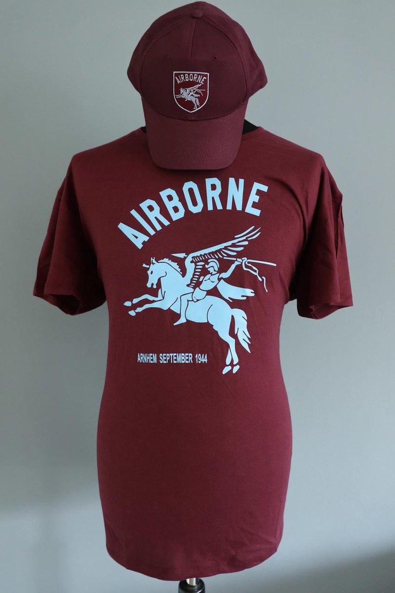Airborne T-shirt maroon rood met blauwe tekst en logo