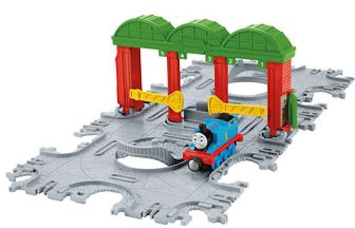 Thomas the Train: Take-n-Play Knapford Station Tile Tracks