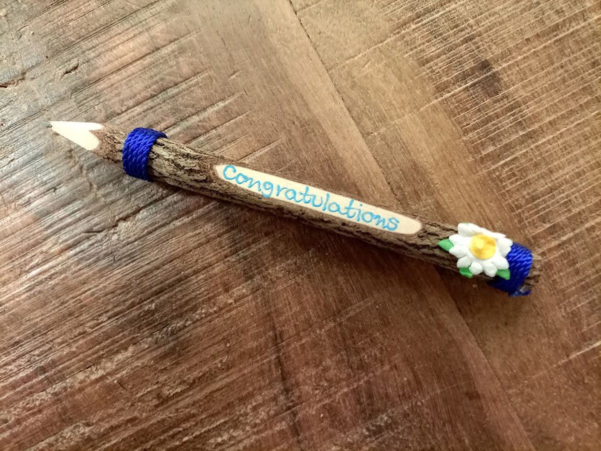 Floz Design cadeautje gefeliciteerd - potlood met tekst - verjaardag juf, meester, oma of opa