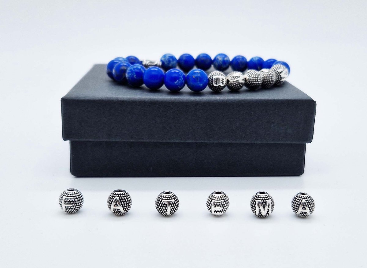 Handgemaakte Natuurstenen armband met metaal naam 