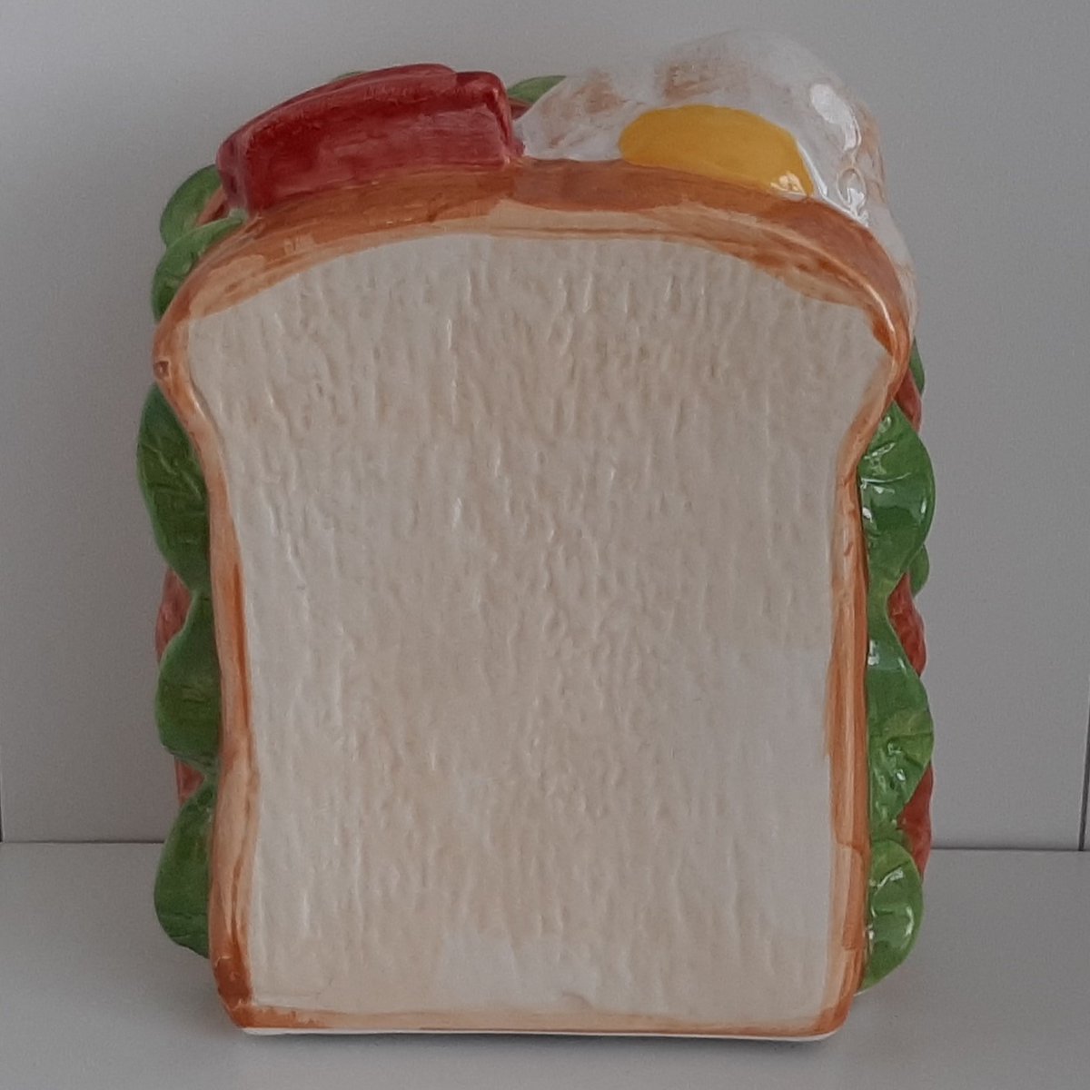 Spaarpot sandwich met brood sla en ei