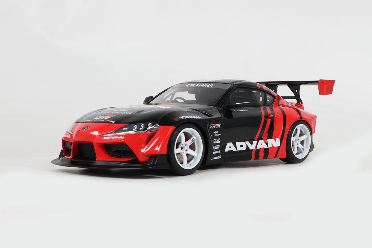 Toyota Supra GR Advan Racing modelauto 1:18 GT Spirit GT889